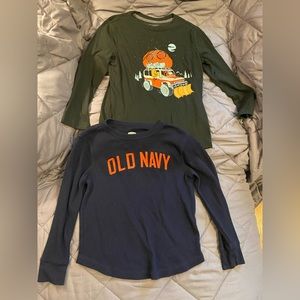Old Navy 2-Pack Long Sleeve Tees - Size S (6-7) - Green Moose & Navy Fleece!